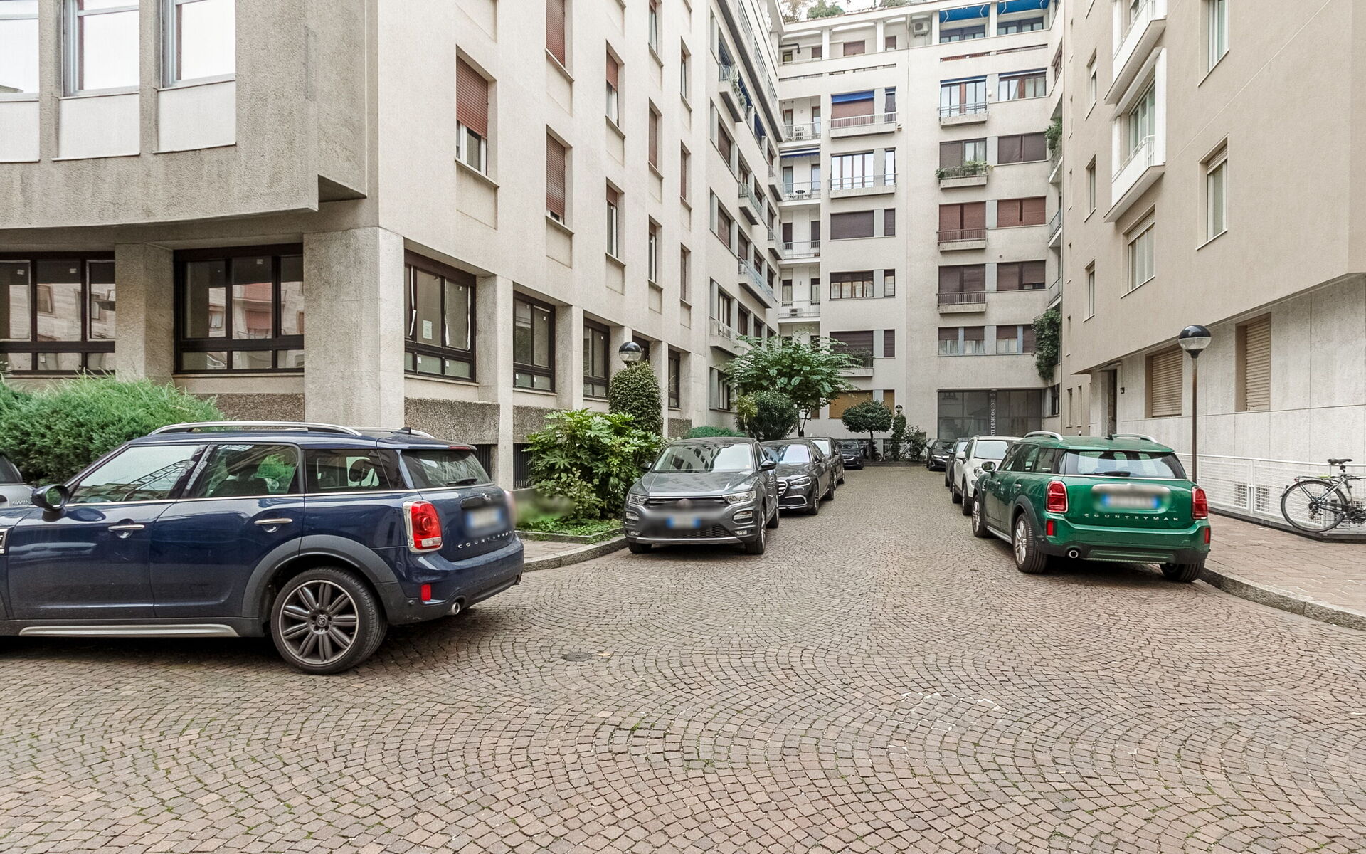 1br Apartment Uberto Visconti Di Modrone a With Balcony In Milan